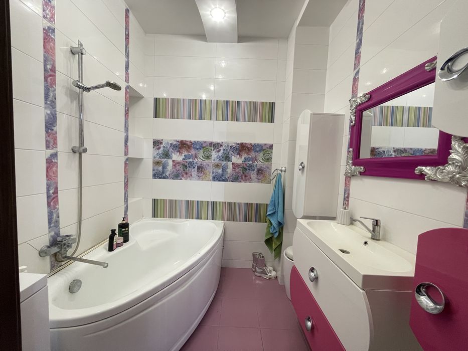 3-кімнатна, Центр, Печерськ, метро Печерська, вул. Коновальця 36-Е