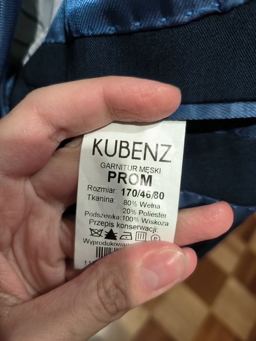 Garnitur marynarka spodnie męski kubenz slim granat niebieski 
Założon