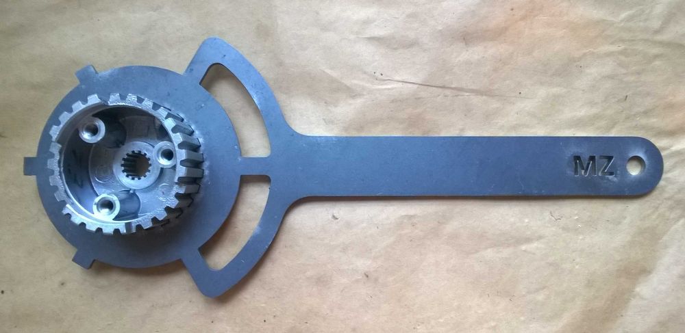 Blokada sprzęgła klucz MZ ETZ 125 150 TS ETS 250 Saxon Kanuni Trophy