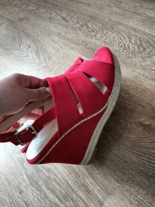 Sprzedam buty rozmiar 38 nowe bez metki