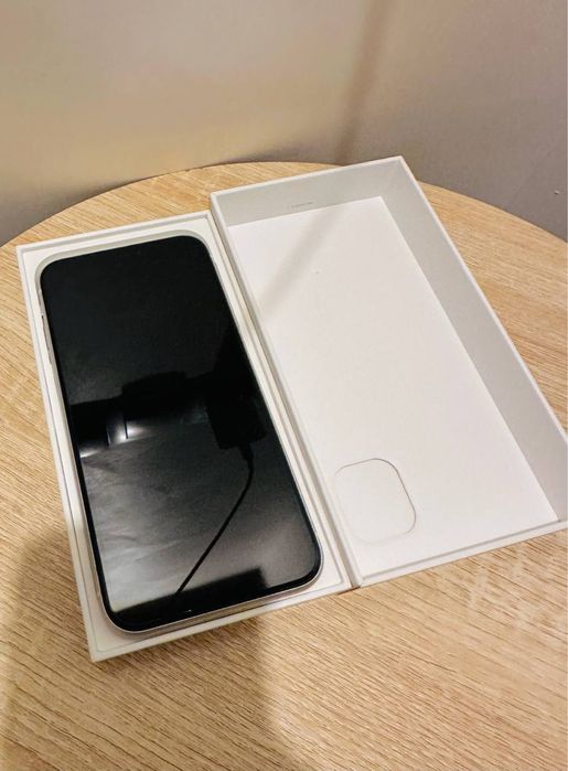 Мобільний телефон Apple iPhone 11 64GB White