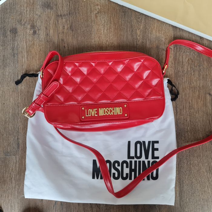 Love Moschinno torebka crossbody listonoszka czerwona wizytowa złote e