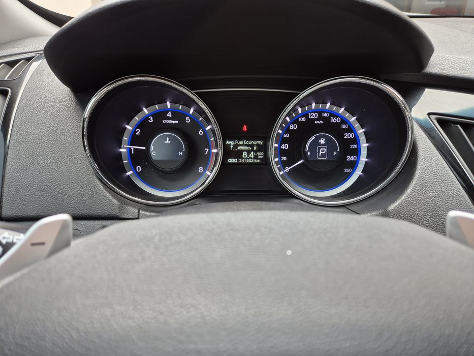 Hyundai Sonata 2013 автомат 2.4 AT (178 к.с.)  •  Premium