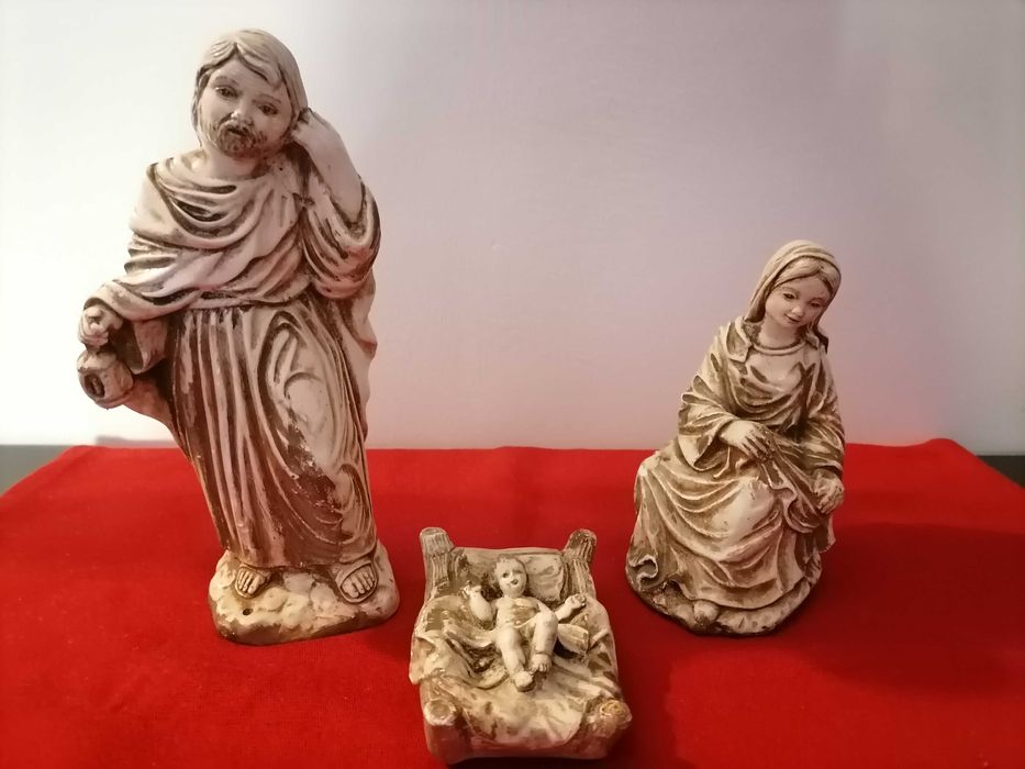 Presépio antigo em Marfinite e gesso. Bem conservado