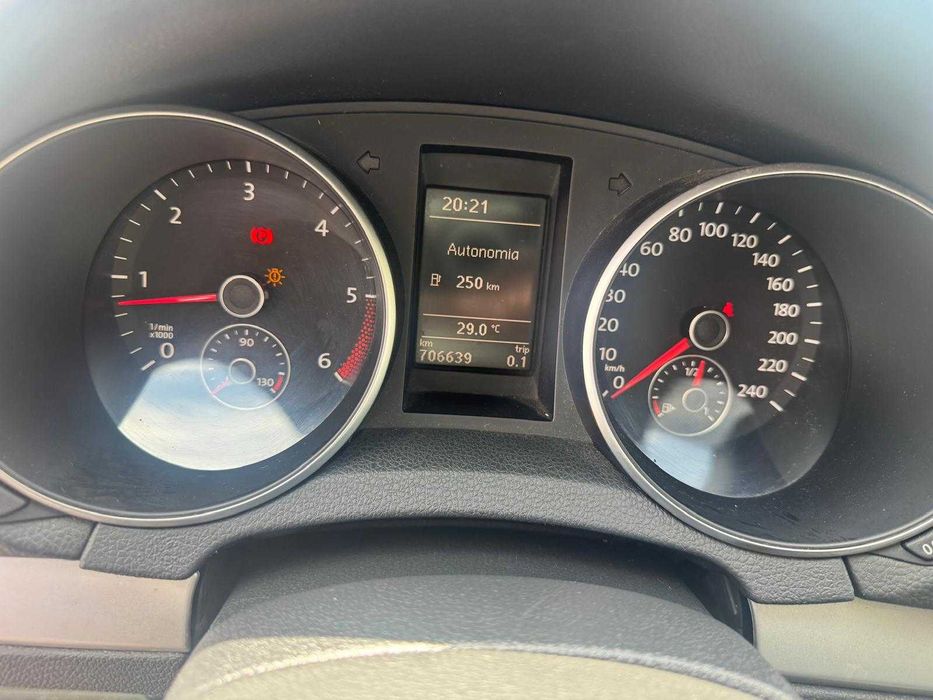 VOLKSWAGEN Golf VI Variant 1.6 TDI de 2012 Salvado