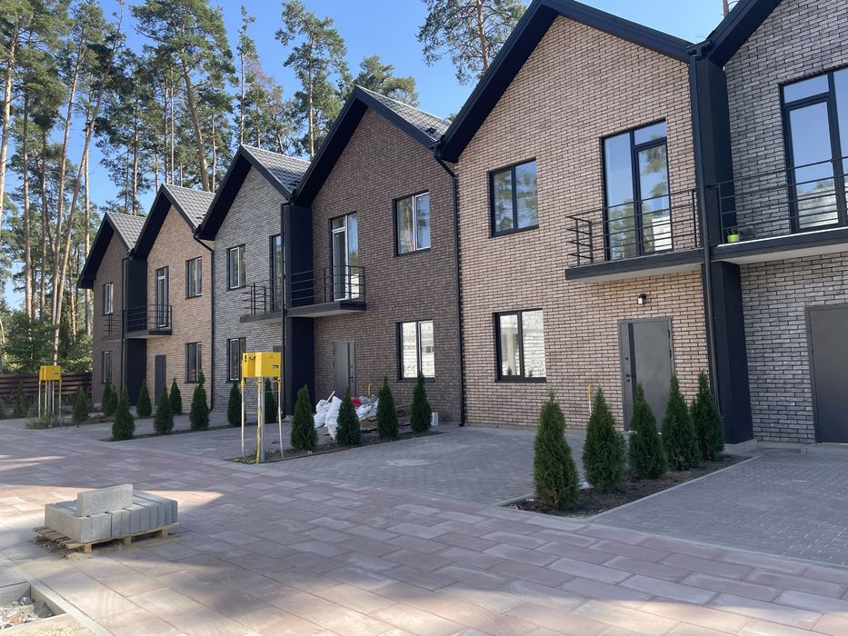 Кутовий таунхаус в Лісовій Бучі