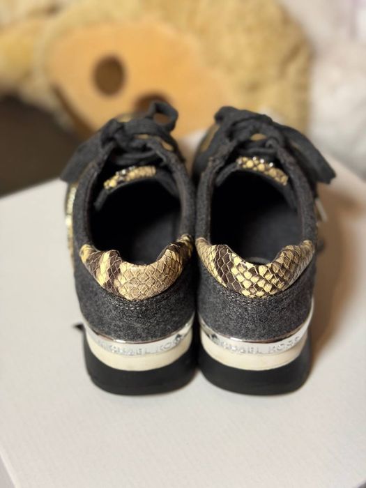 текстиль с питоном