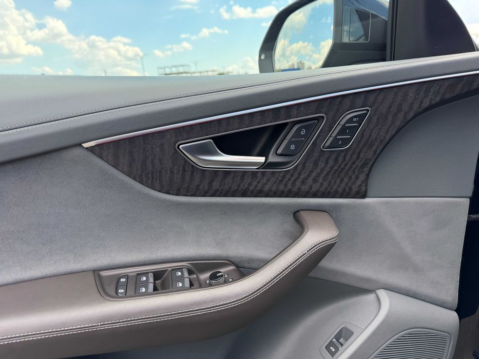 Audi Q8 55TFSi Official