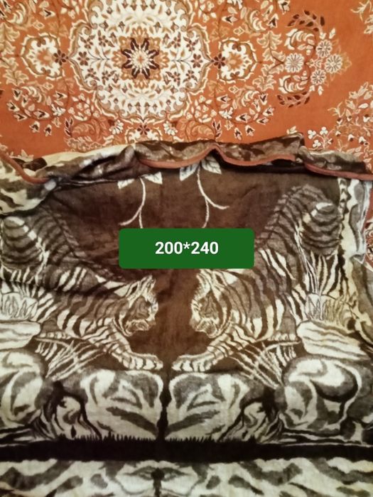 Пледы меховые Польша  новые. Одеяло б / у