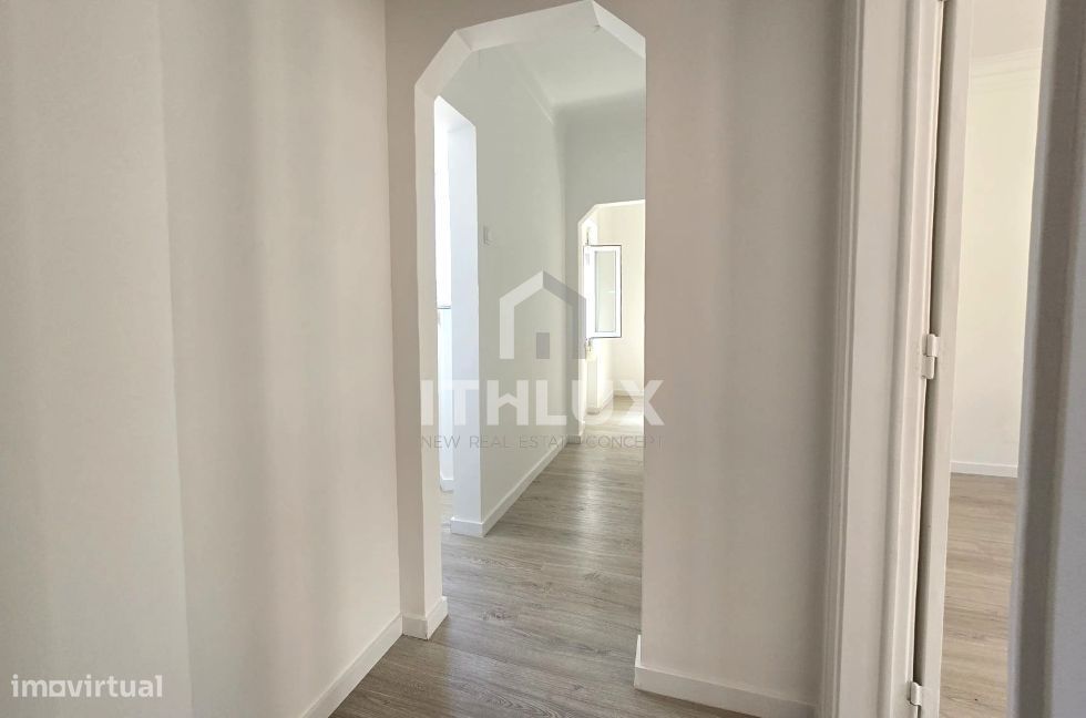 Apartamento T2 com 2 WC -Remodelado com vista rio na Graça