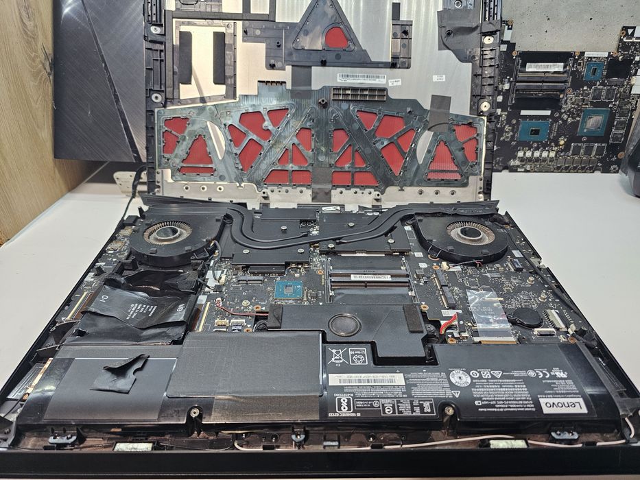 Ігровий ноутбук Lenovo Legion Y920-17IKB (i7-7820HK, GTX 1070)