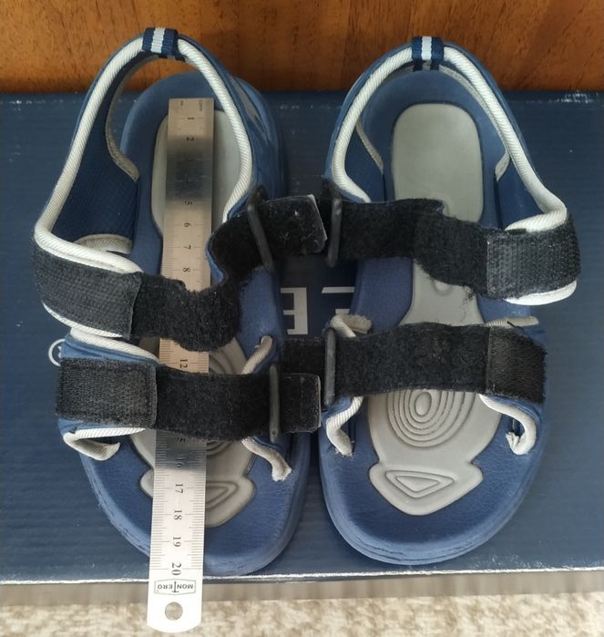 Детские сандалии.