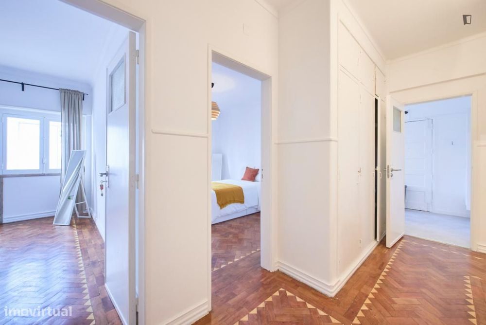Quarto - localizado em Entrecampos Lisbon