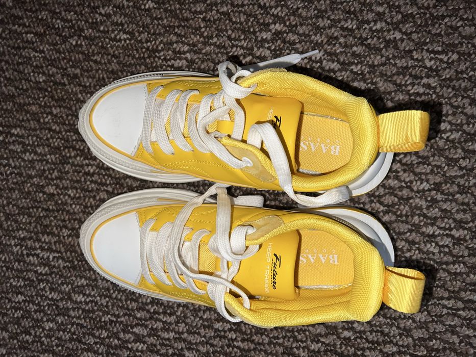 Кросівки жіночі. Кроссовки 38 размер