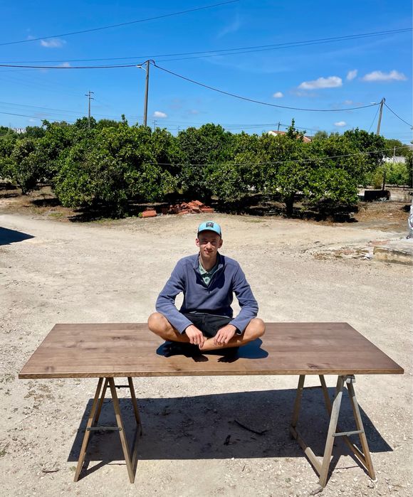 Patamar e degraus a medida de madeira maciça.