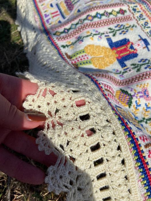 Унікальний вінтажний килим ручної роботи|Вишивка+ мереживо|136х139 см