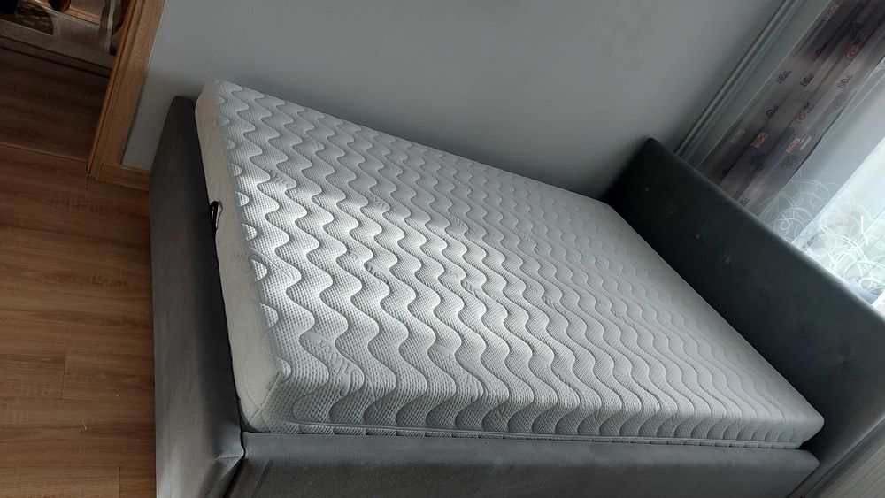 Łóżko do sypialni