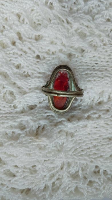 Pierścionek z bursztynem