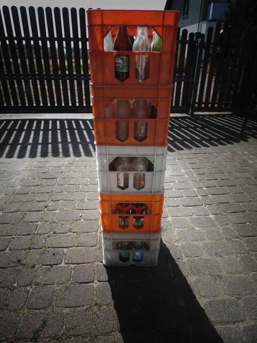 skrzynki na butelki z butelkami