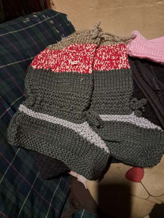 Vendo botas de la feitas ha mao  criança e adulto 10€ cada par