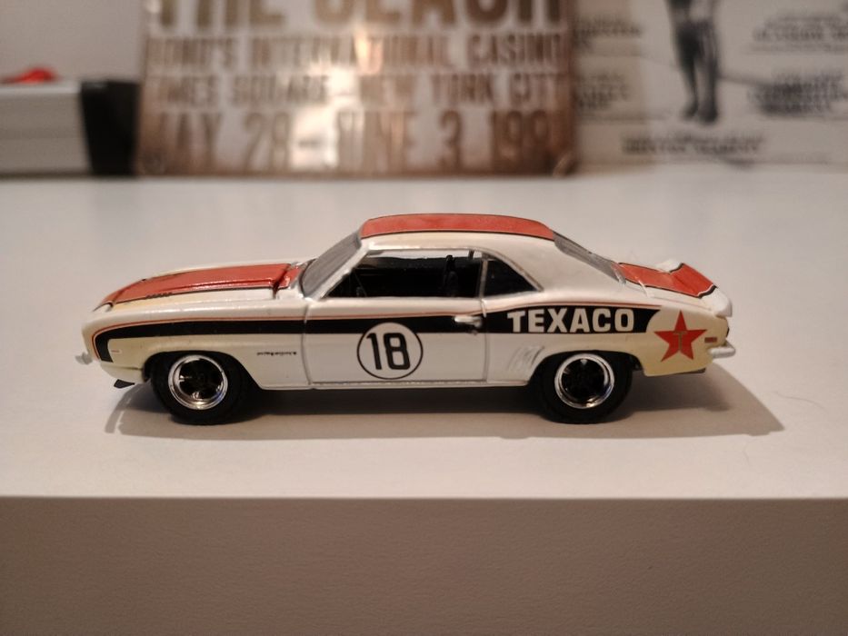 Greenlight 1:64 Chevrolet Camaro RS