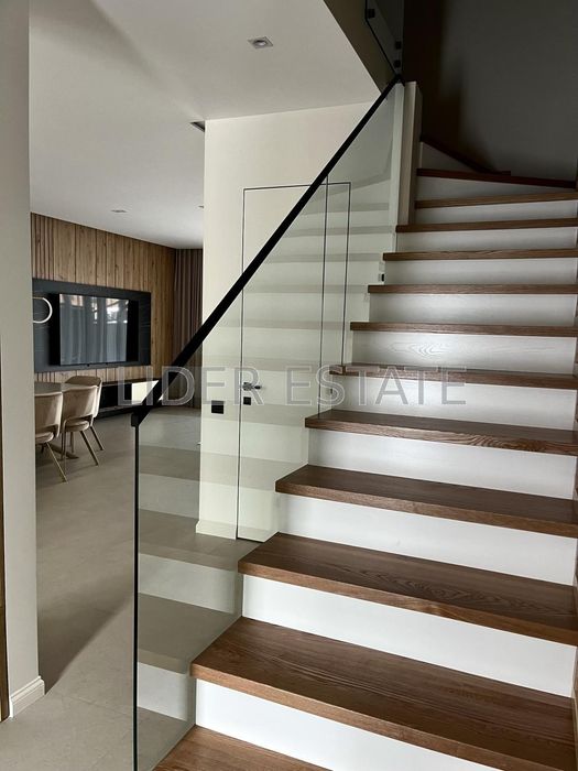 Довгострокова Оренда таунхауса в Таунхаус Village