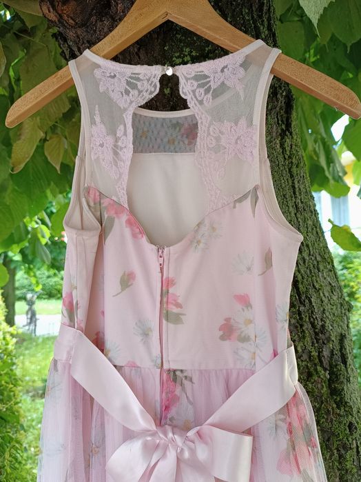 Różowa w kwiaty sukienka dla dziewczynki 14 lat