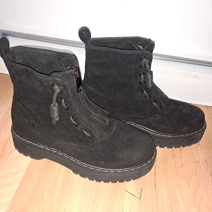 Botki damskie na grubej podeszwie