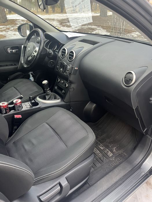 NISSAN Qashqai 2012