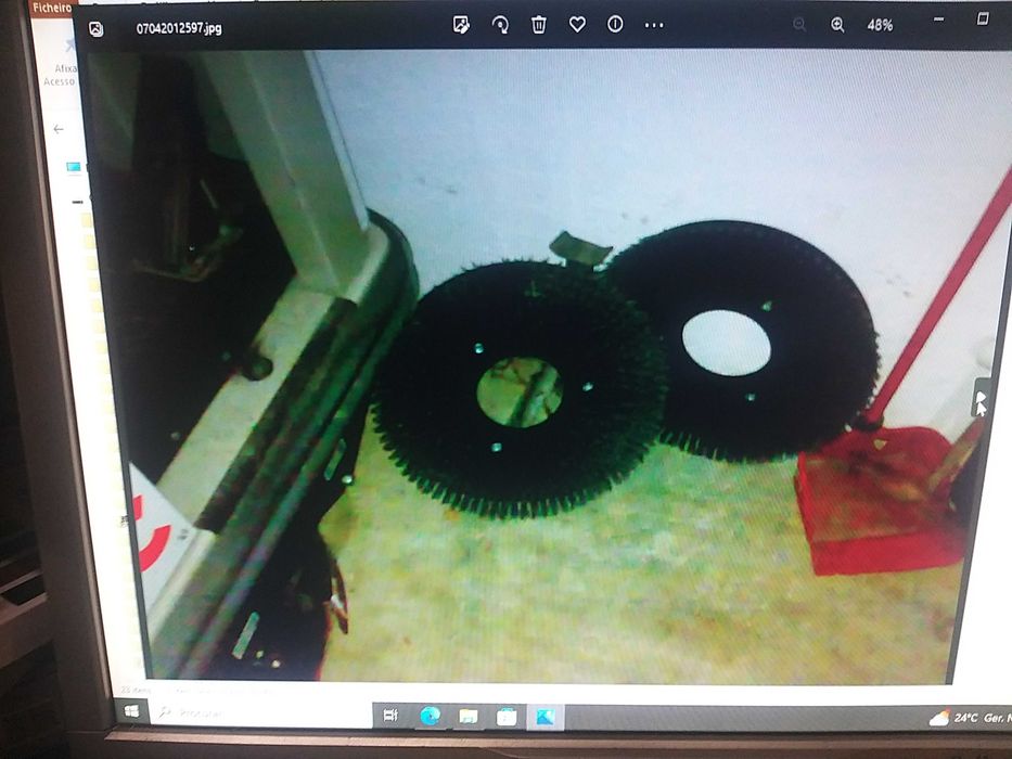 Lavadora de pisos grandes áreas e pequenas..