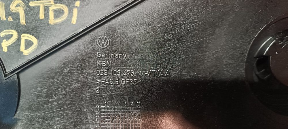 Tampa das Válvulas VW GOLF V - 038103469
