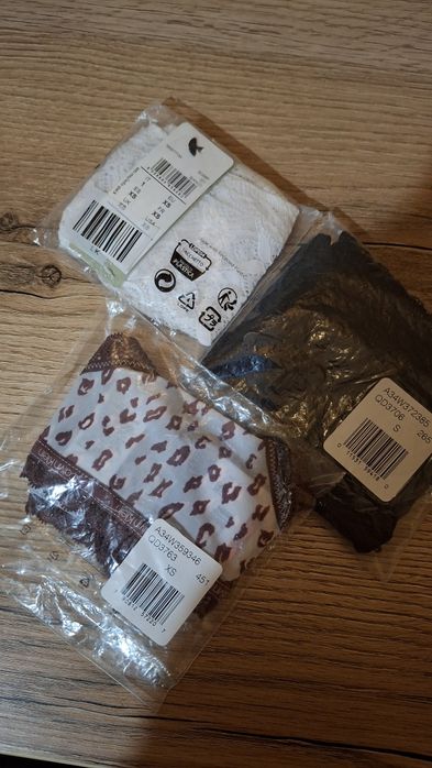 Нові брендові трусики Calvin Klein, Intimissimi. Хіпстери стрінги