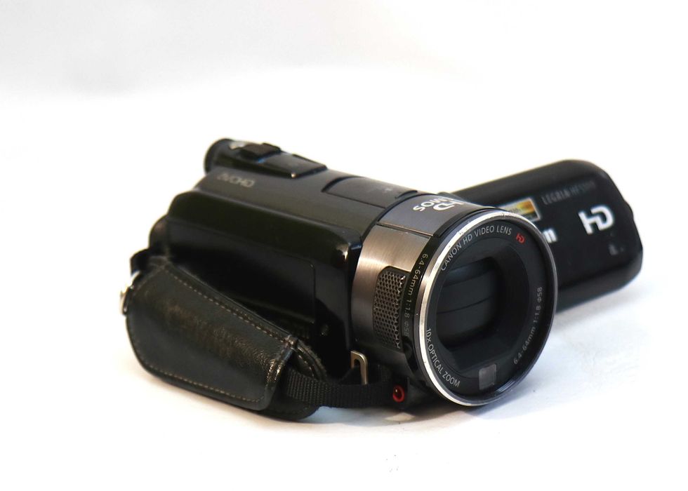 Máquina de filmar Canon Legria HF S100 (LER DESCRIÇÃO)