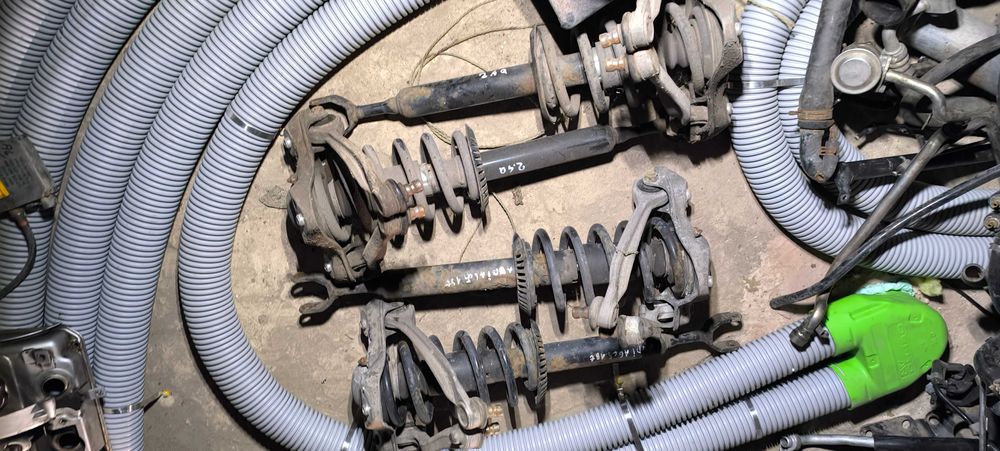 Audi A6 C5 amortyzatory przód 2.4 1.8 2.8 3.0