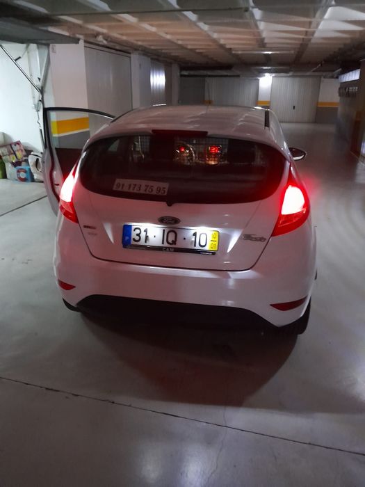Ford fiesta branco