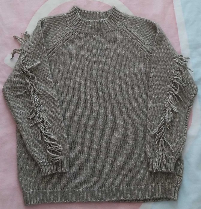 Camisola cinza com franjas