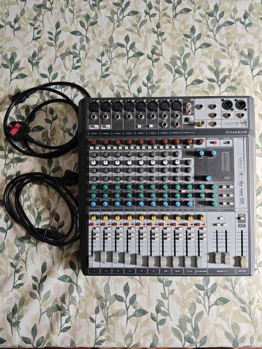 Mesa de Mistura Soundcraft Signature 12 MTK (Multi-track)
