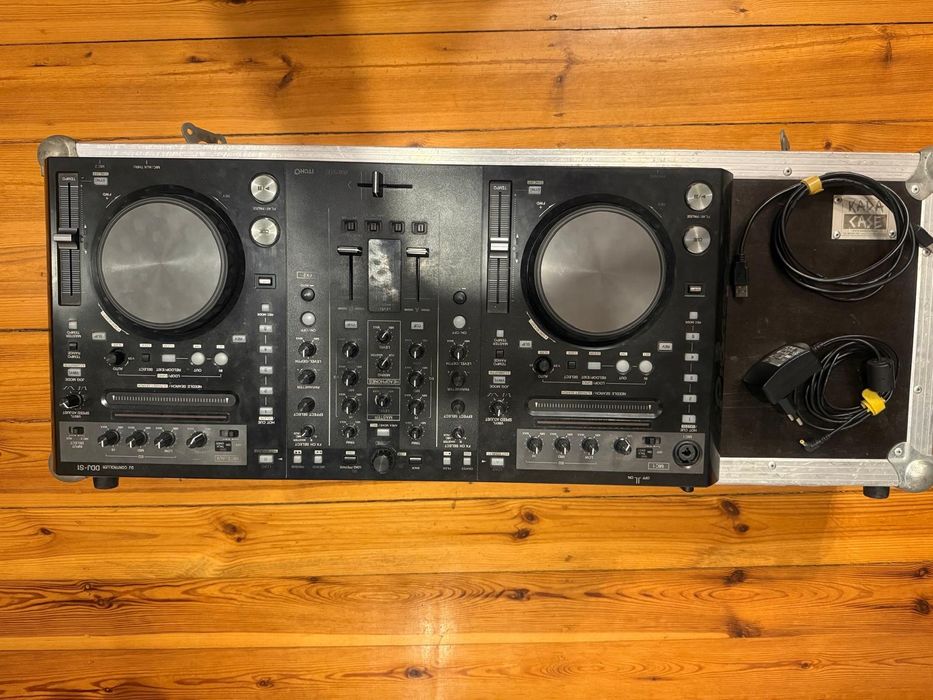 Pioneer DDJ- S1 kontroler DJ Konsola + Case
