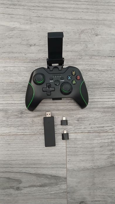 X box One S z grami i padami