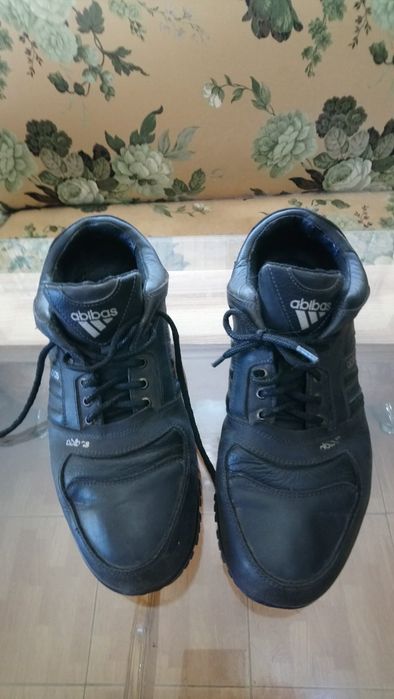 Кросовки ADIDAS кожа, розм. 44.5(по стельке 29см)