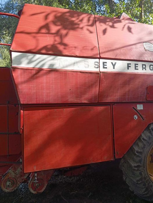 Комбайн Massey Ferguson 240