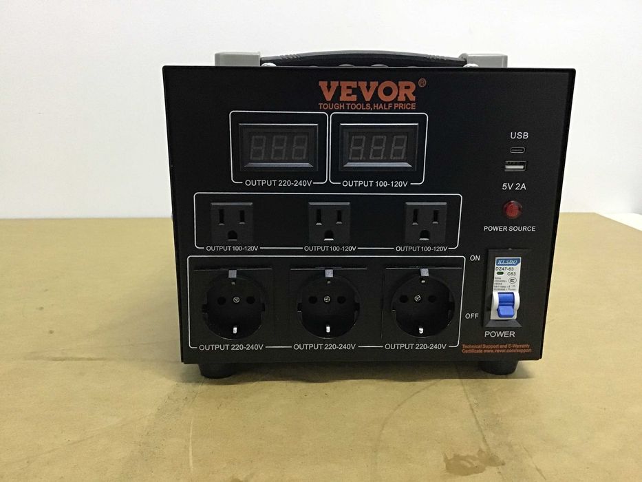 VEVOR Transformator napięcia 5000 W, AC 110 V ↔ 220 V, 3 gniazda US