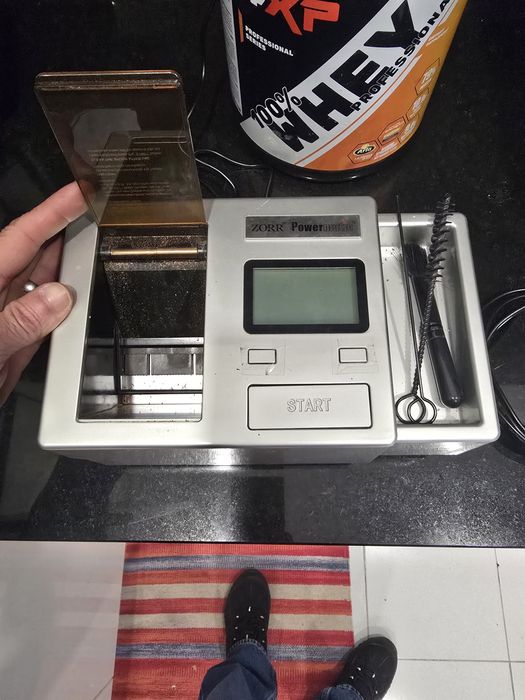 Maquina de encher cigarros elétrica