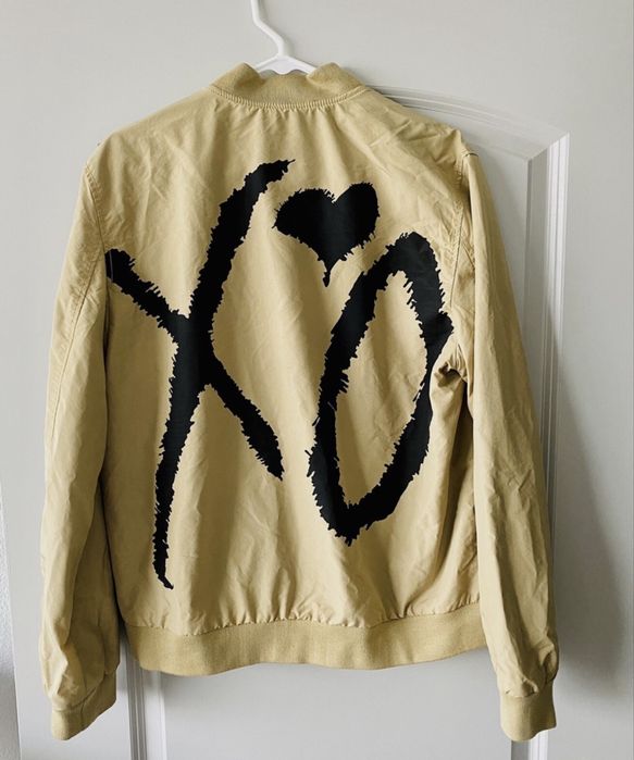 Бомбер hm x XO   .