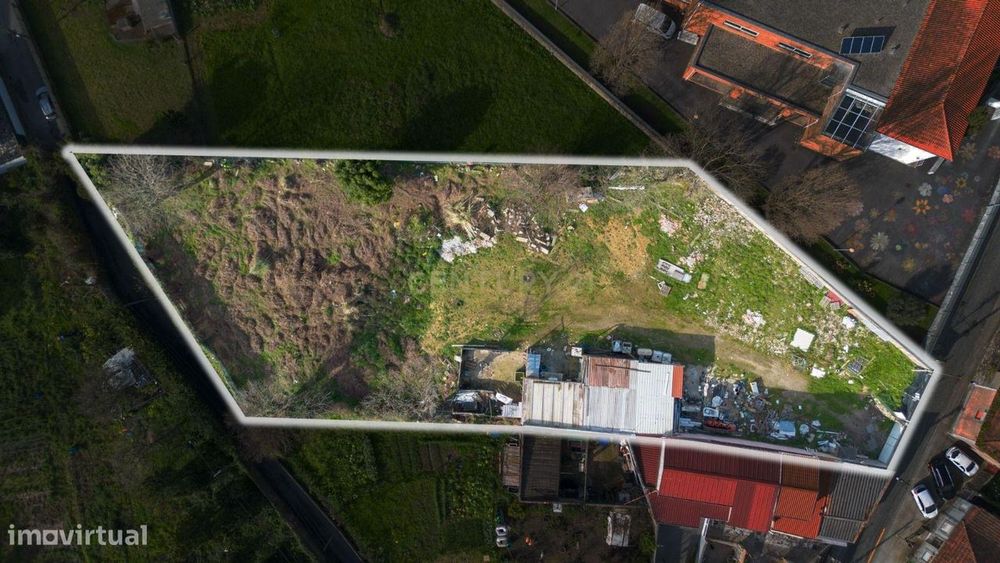 Terreno com 2 Frentes para Construção, em São Mamede de Infesta a 2 mi