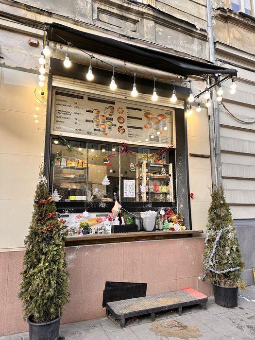 Продам діючу кав’ярню в центрі Львова (вул. Куліша)