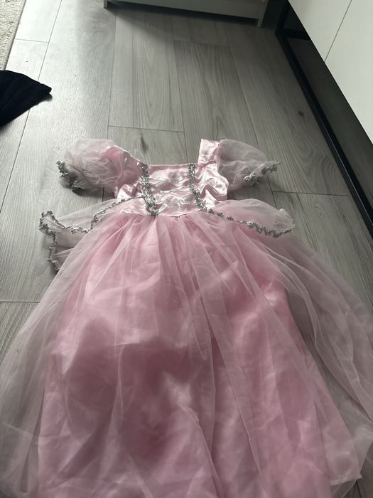 Rozowa sukienka 116 bal karnawal choinka rozowa rozow