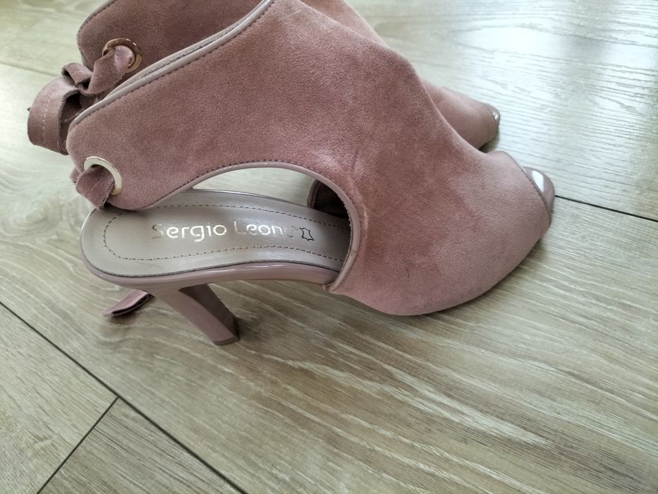 Zamszowe buty na lato