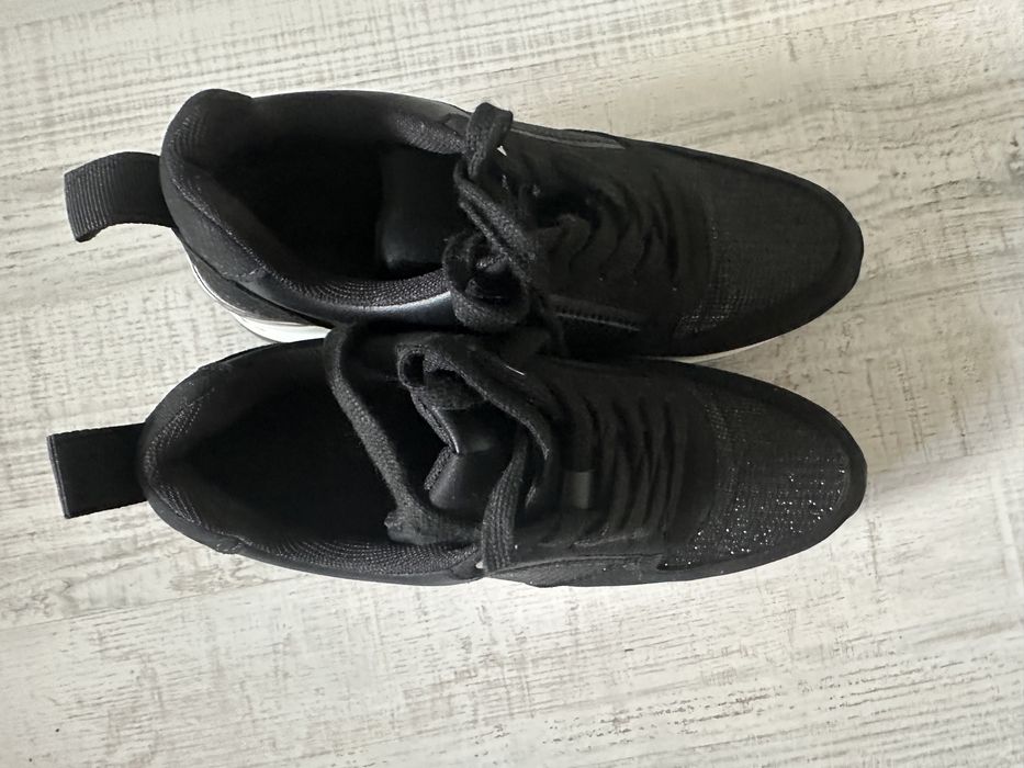 Sneakersy czarne 37 - Clara Barson