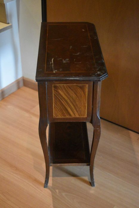 Aparador móvel madeira maciça (talvez cerejeira) 68,5x32,5x75cm